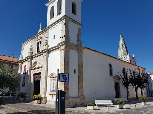 As Melhores Igrejas em Santarém 17 Santuário do Santíssimo Milagre de Santarém