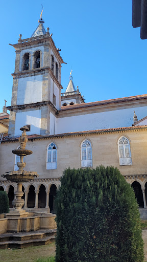 Claustro da Igreja Santo Tirso