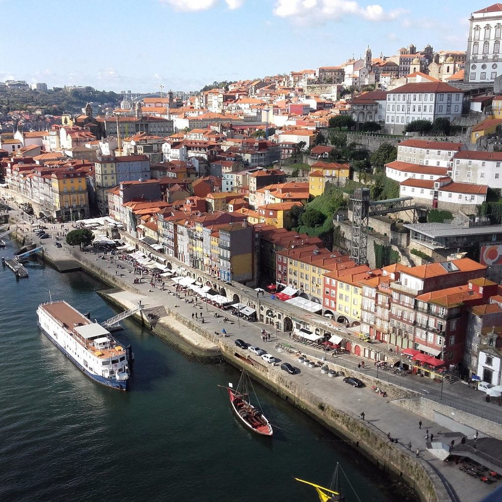 Porto 1 Porto: Descubra a Beleza da Cidade Invicta com Rio Douro e Ribeira