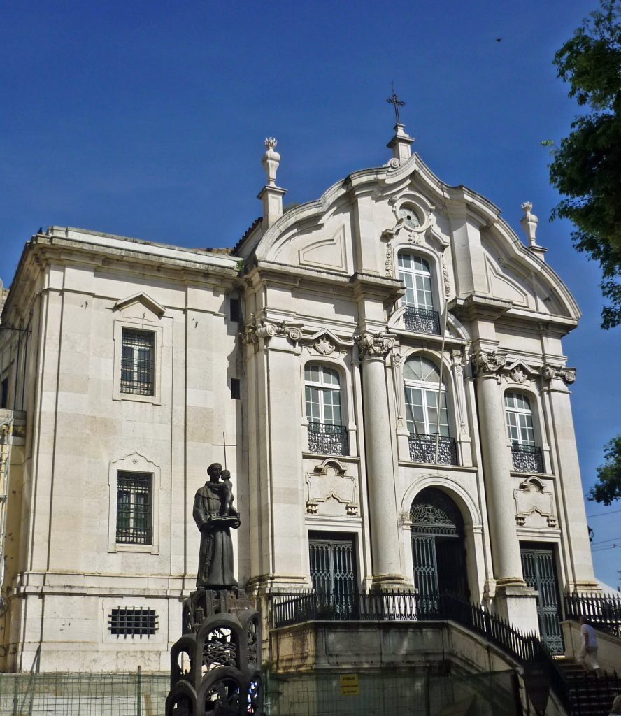 Igreja de Santo António de Lisboa: História e Arquitetura em Fotos