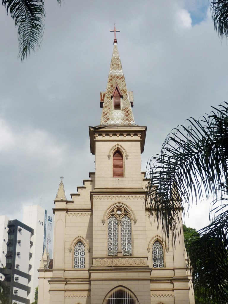 Igreja do Sagrado Coração de Jesus 1 Igreja do Sagrado Coração de Jesus: Arquitetura Religiosa e Fé