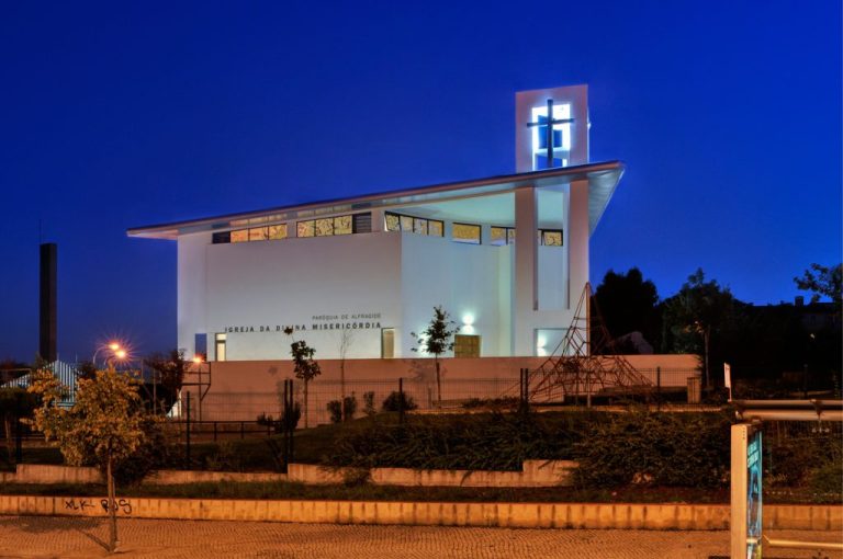 As Melhores Igrejas em Amadora 4 Igreja da Divina Misericórdia de Alfragide