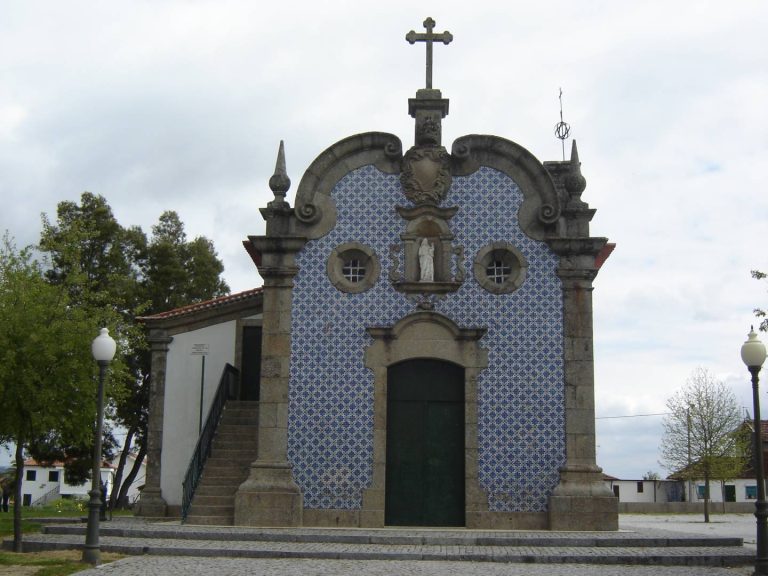 As Melhores Igrejas em Valongo 4 Capela de Nossa Senhora dos Chãos